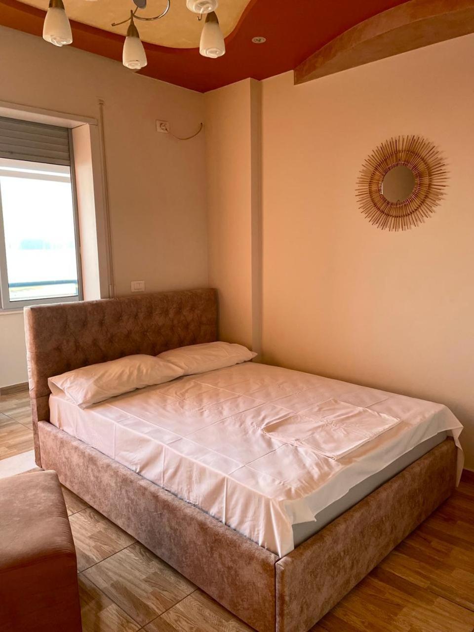 Cozy Beachfront Room Дуррес Экстерьер фото
